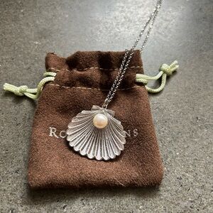 Ross Simons Italian Pearl Seashell Pendant Necklace in Sterling Silver. 18"